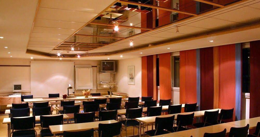 Arctic City Hotel Рованиеми Екстериор снимка